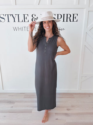 Eileen Sleeveless Maxi Dress