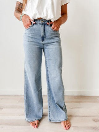 Taylor HR Wide Jeans