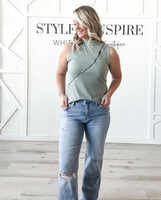 Peggy Diagonal Zip Mock Neck Tank