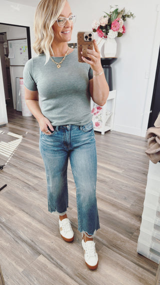 Judy Blue Rigid Magic Crop Wide Jean