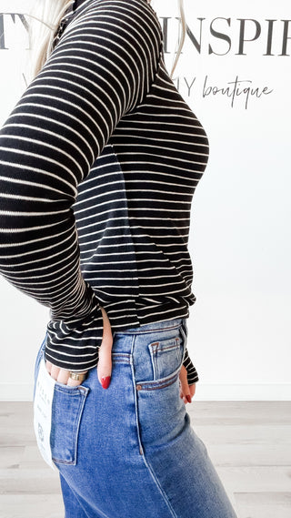 Avery Stripe Turtleneck W/Thumbholes