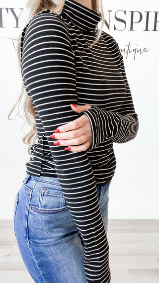 Avery Stripe Turtleneck W/Thumbholes
