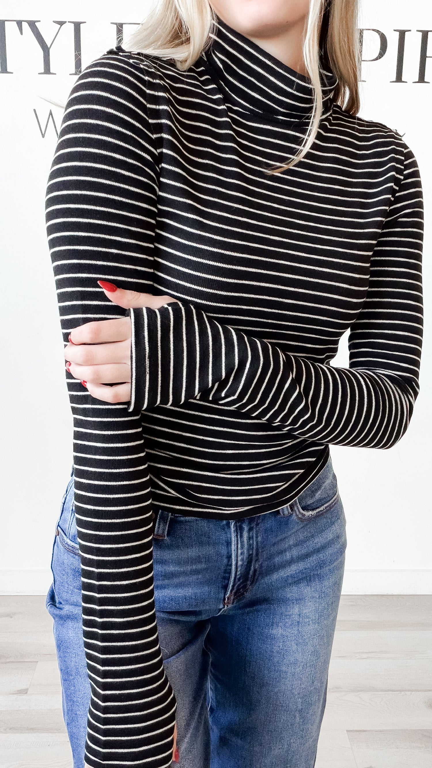Avery Stripe Turtleneck W/Thumbholes