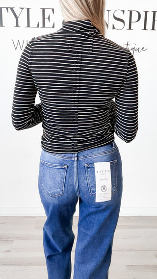 Avery Stripe Turtleneck W/Thumbholes