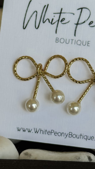 Bow Pearl Stud Earrings. *Final Sale*