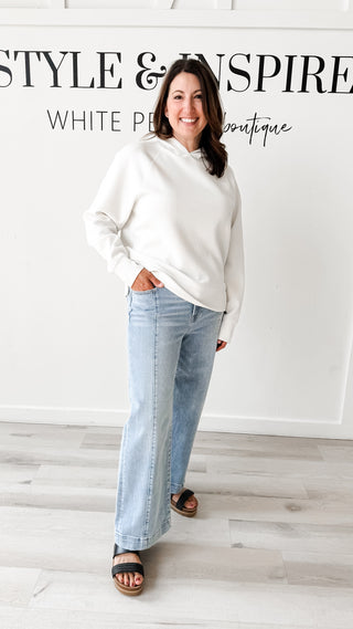 Risen HR Crop Wide Jeans