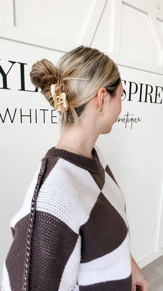 Kaxi Wavy Hold Everything Claw. *Final Sale*