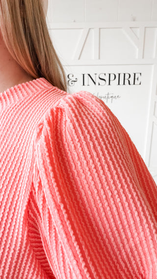Rylie Wavy Rib Puff Sleeve Top