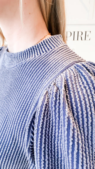 Rylie Wavy Rib Puff Sleeve Top