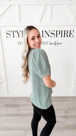 Rylie Wavy Rib Puff Sleeve Top