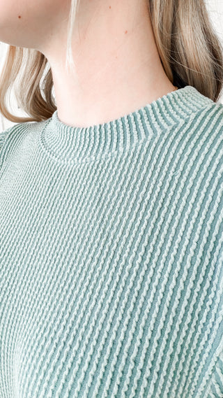 Rylie Wavy Rib Puff Sleeve Top