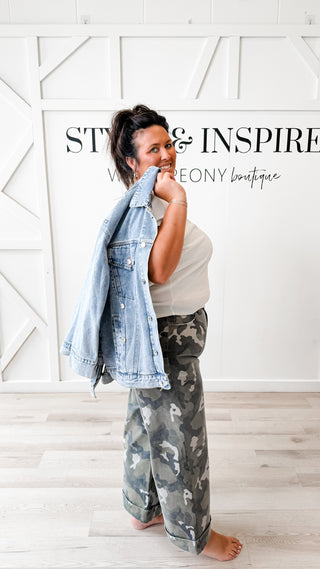 Mica HR Camo Wide Leg Crop Jean