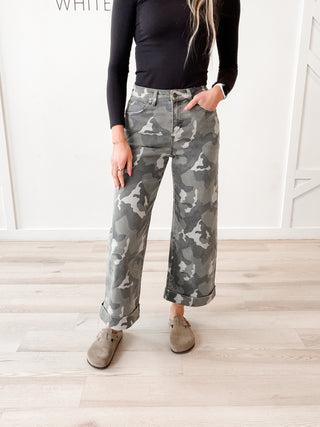 Camo Wide-Leg Crop Jeans – High-Rise | Mica