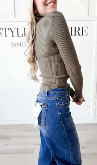 Rhianna Fitted Rib Turtleneck