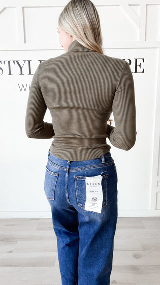 Rhianna Fitted Rib Turtleneck