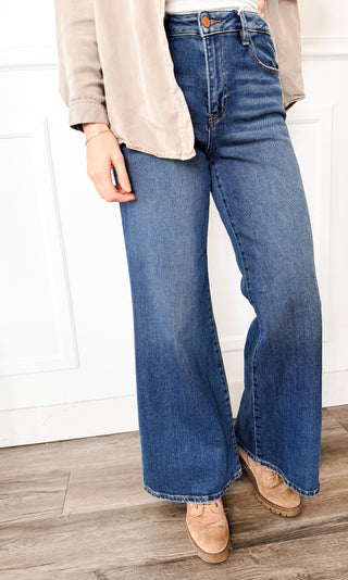 Risen Front Yoke Detail Wide Jean