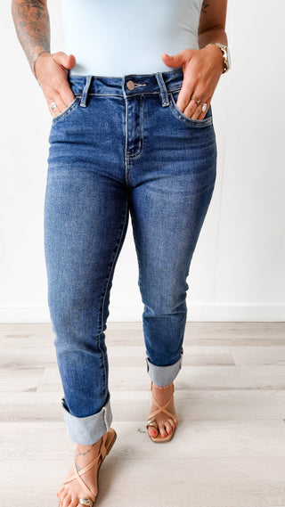 Vervet MR Cuffed Slim Straight Jeans
